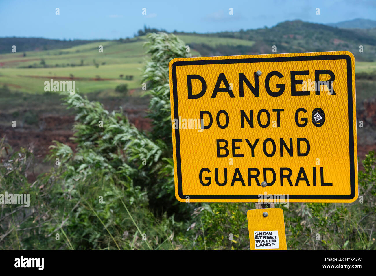 Danger Ne pas aller au-delà des garde-corps, Kauai, Hawaii, USA Banque D'Images