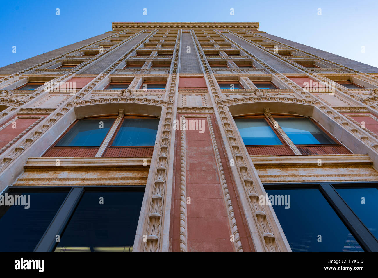 Jusqu'à la façade ornée de la Tour de Séville à Pensacola, Floride Banque D'Images