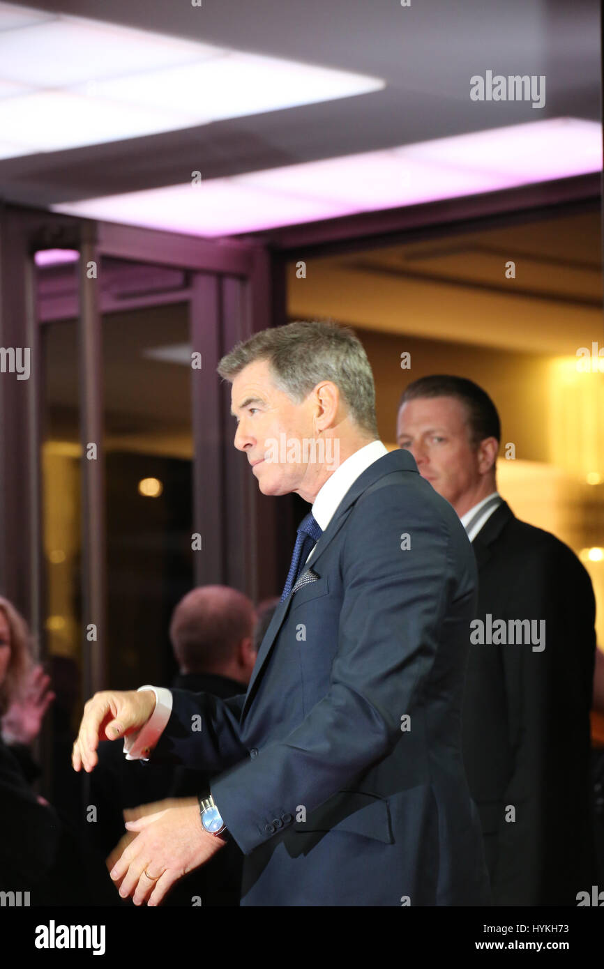 Berlin, Allemagne, February 10th, 2014 : Pierce Brosnan assiste au Festival du Film de la Berlinale. Banque D'Images