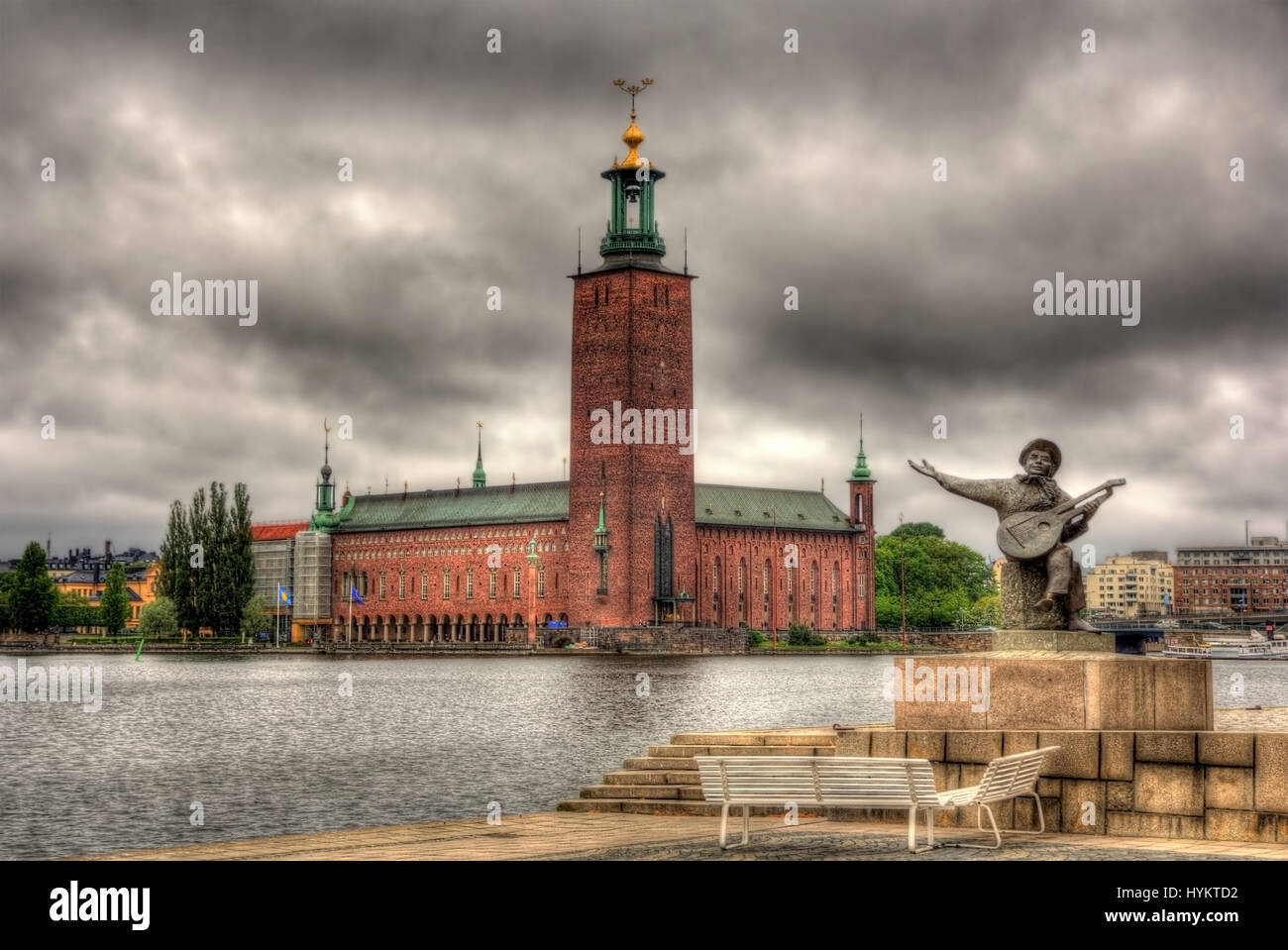 Evert Taube Monument et hôtel de ville de Stockholm - Suède Banque D'Images