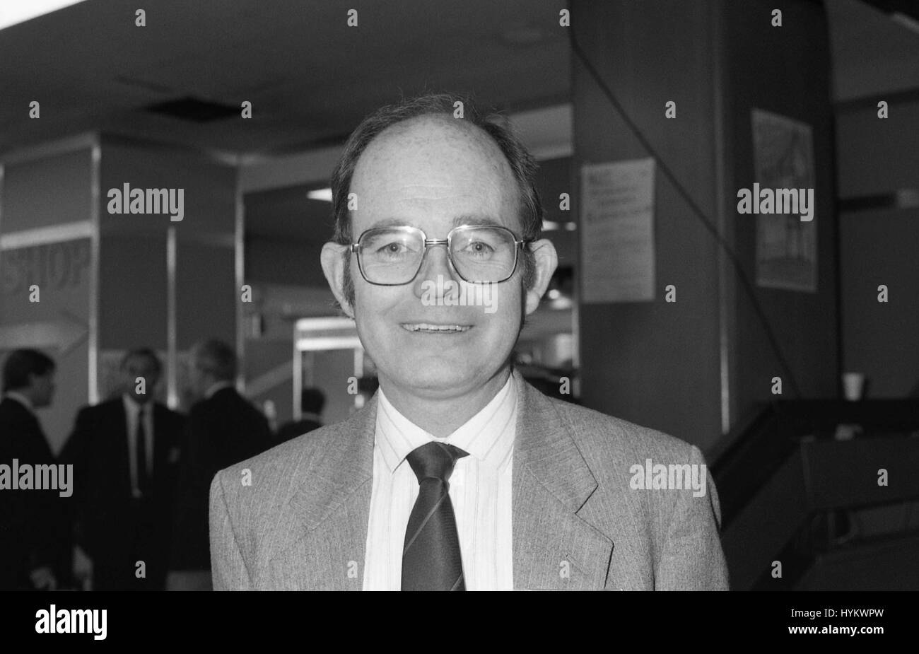 Chris Mullin, membre du parti travailliste du Parlement pour Sunderland au Sud, assiste à la conférence du parti à Brighton, Angleterre le 1 octobre 1991. Banque D'Images