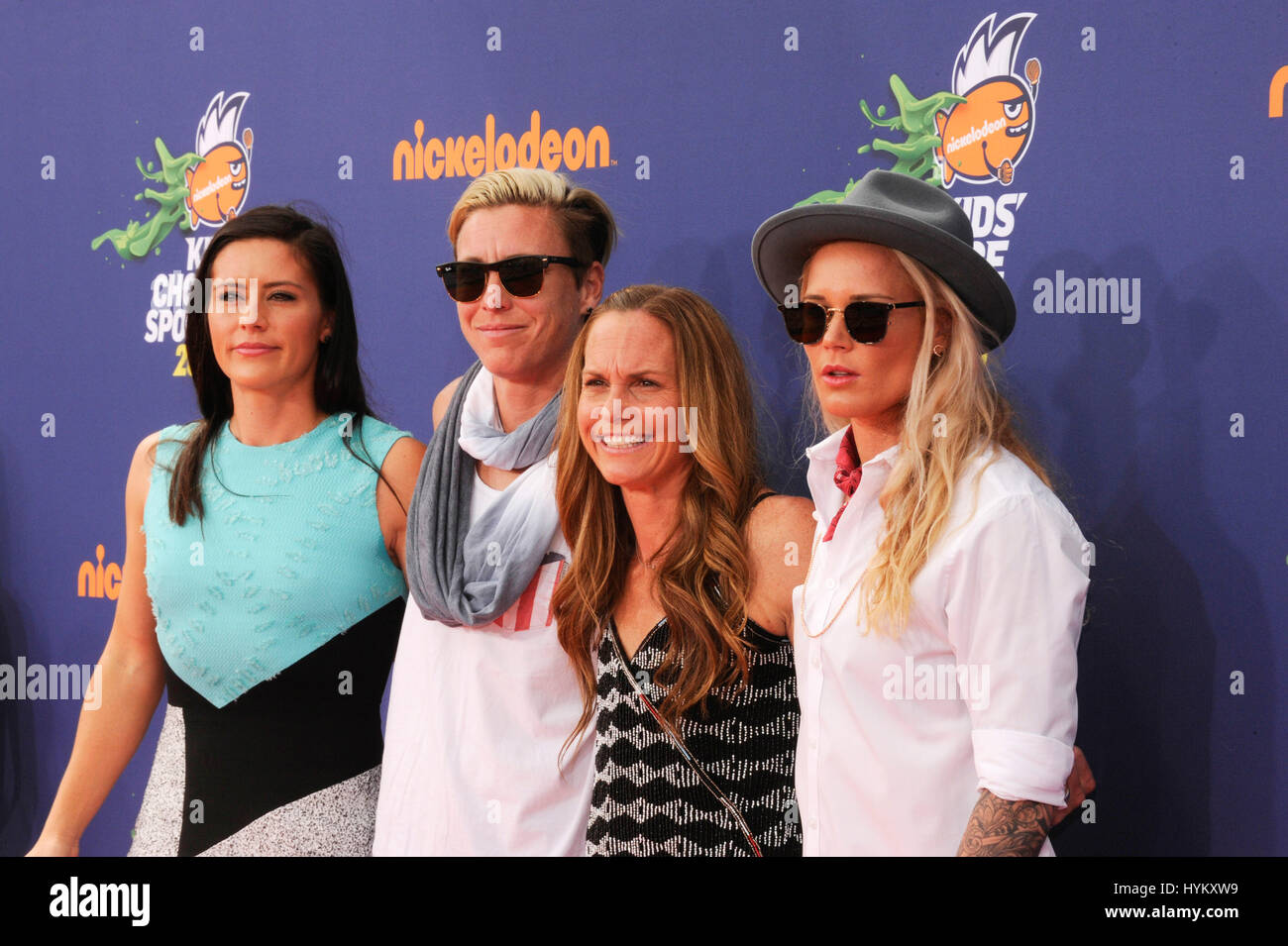(L-R) USWNT Ali Krieger, Abby Wambach, Christie Rampone et Ashlyn Harris assister à la 2015 Nickelodeon Kids Choice Awards Sport à l'UCLA le 16 juillet 2015 à Los Angeles, Californie. Banque D'Images