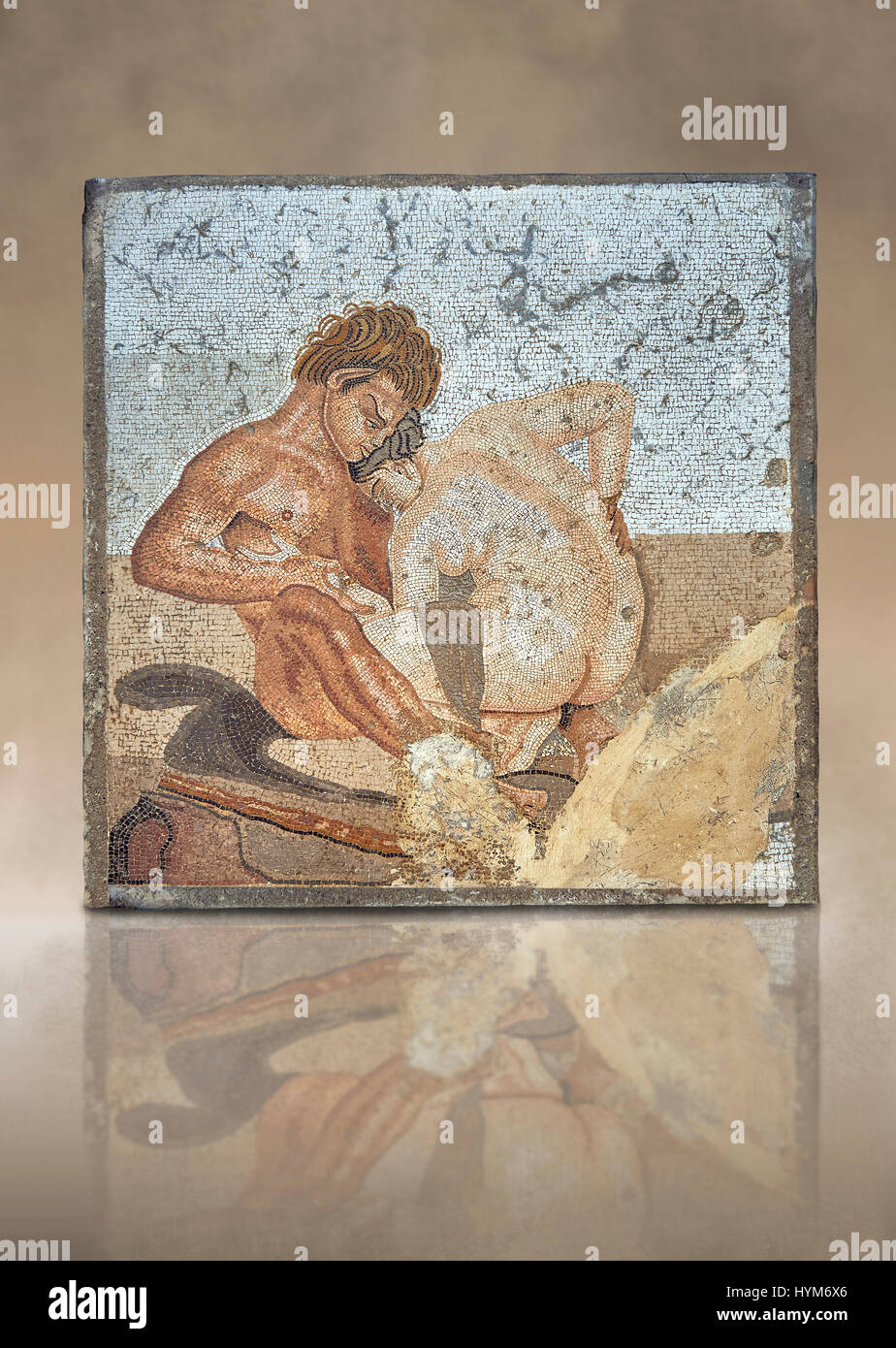 Mosaïque romaine de satyre et Ninfa de la Casa del Fauno (Maison du Faune) Pompéi, inv 27707 , Musée Archéologique National de Naples , art backgrou Banque D'Images