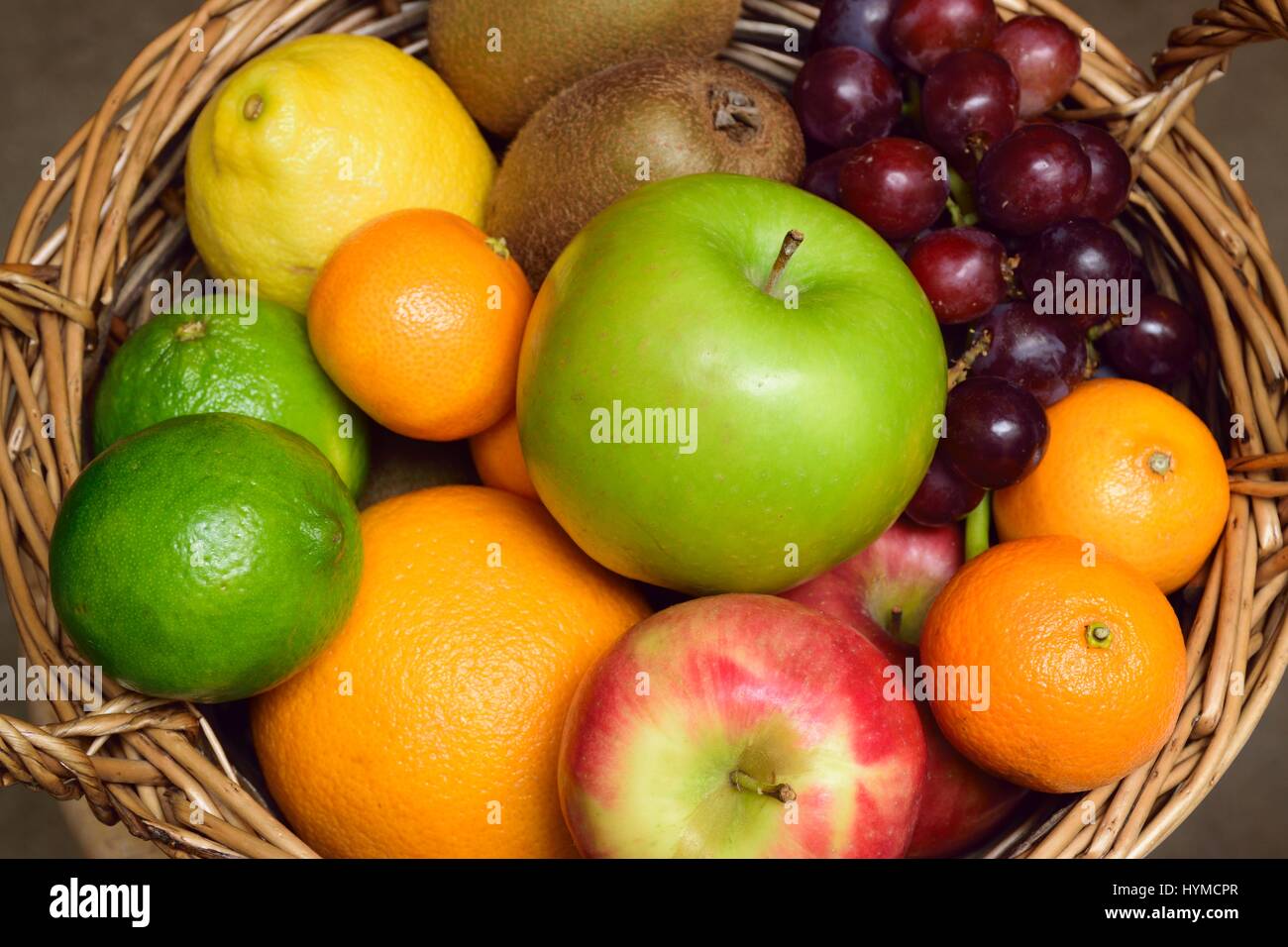 Panier de fruits Banque D'Images