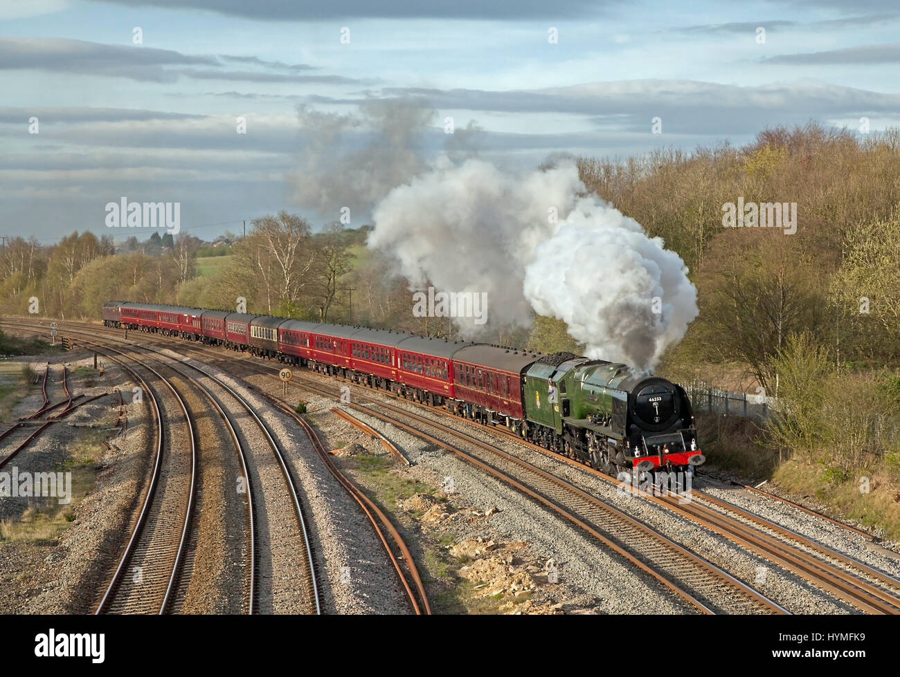 46233 la duchesse de Sutherland argile approches Cross Derbyshire avec un Barrow Hill à Kings Cross excursion le 5 avril 2017. Banque D'Images