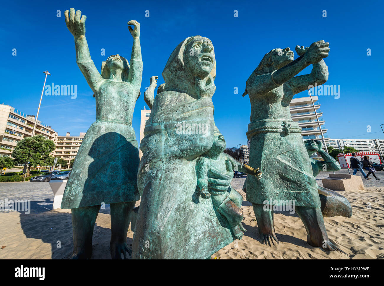 Tragédie en mer sculpture par Jose Joao Brito sur une plage dans la ville de Matosinhos, Porto, bordée d'une partie de la grande sous-région de Porto au Portugal Banque D'Images