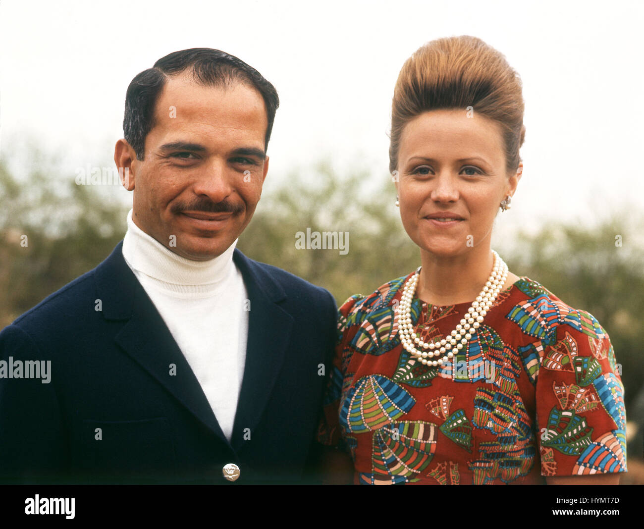 HUSSEIN bin Talal al-Hashemi 1970 Roi de Jordanie avec son épouse Antoinette britannique Avril Gardiner avec nom d'épouse Muna Banque D'Images