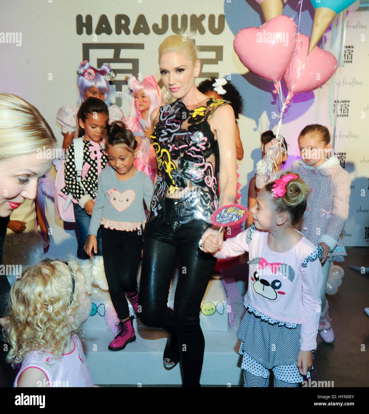 La chanteuse Gwen Stefani fashion show à la Gwen Stefani x Chasing lucioles event le 24 septembre 2015 à Los Angeles, Californie. Banque D'Images
