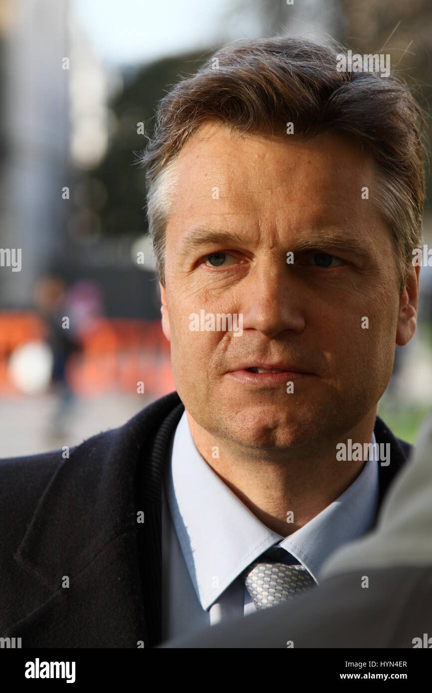 Andy Bell TV journaliste politique sur College Green , Westminster, Londres, Royaume-Uni. Banque D'Images