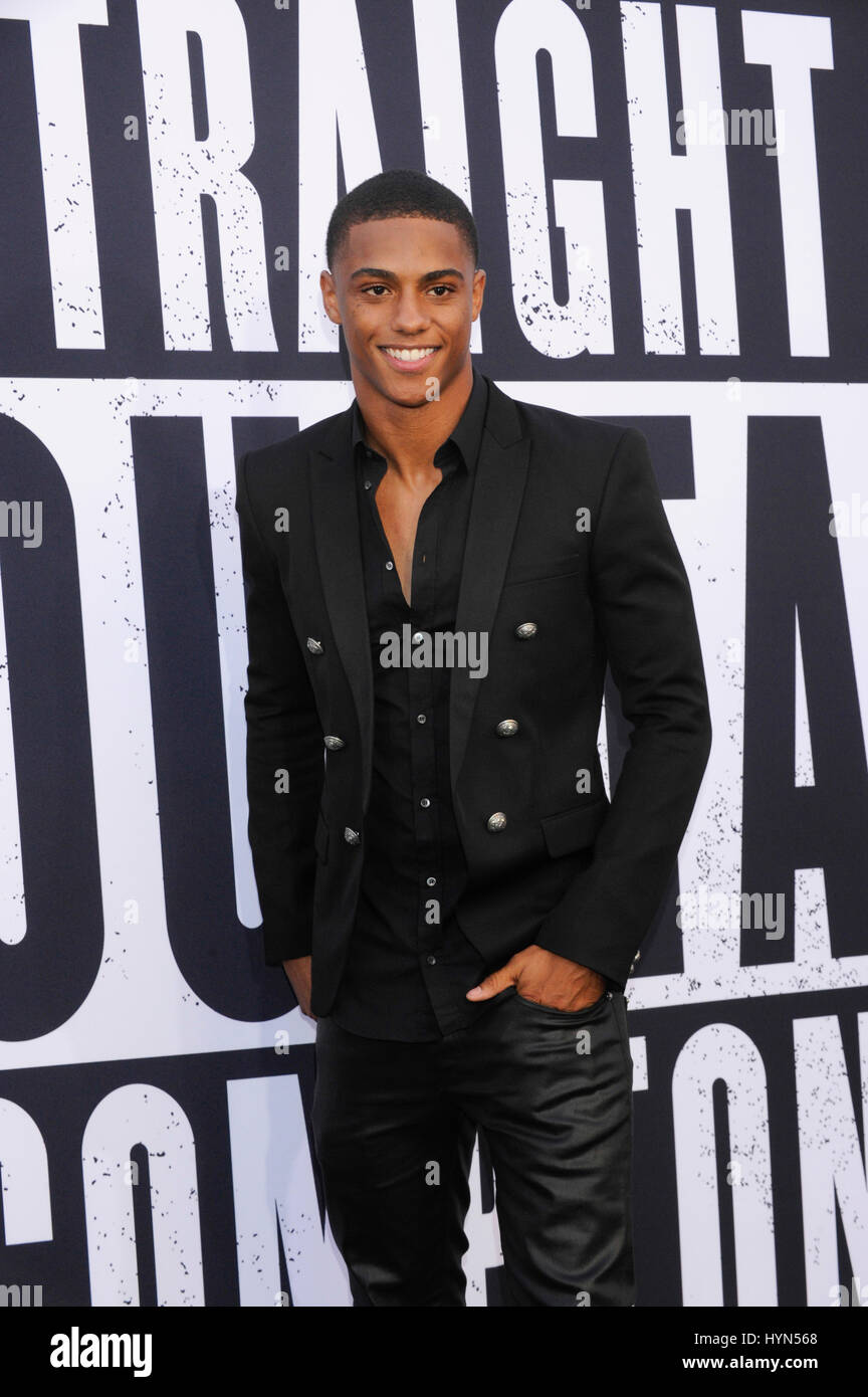 Keith Pouvoirs assiste à la Straight Outta Compton première mondiale à Los Angeles. Vivre le 10 août, 2015 à Los Angeles, Californie Banque D'Images