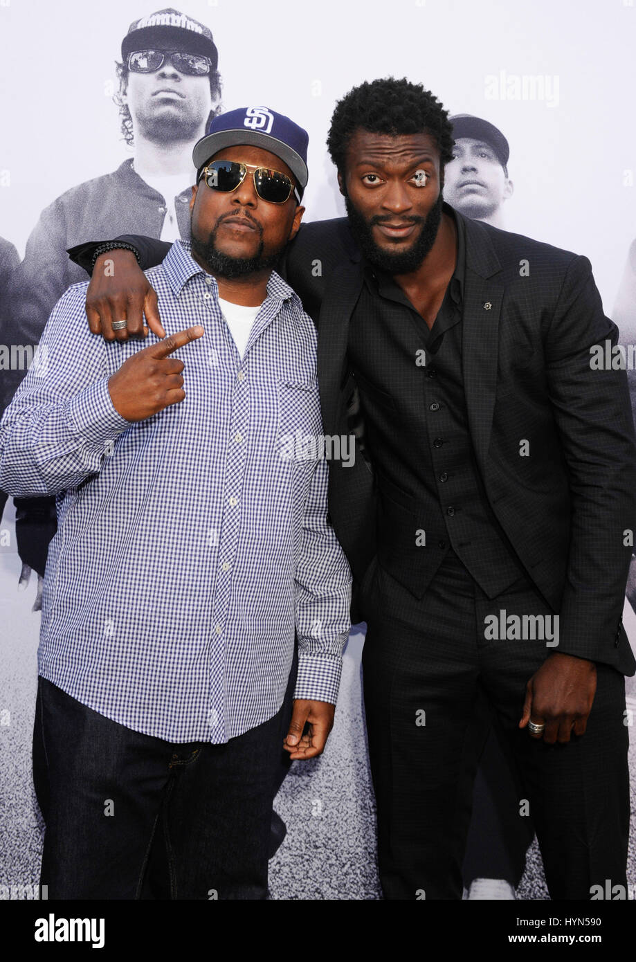 (L-R) MC Ren et Aldis Hodge assiste à la Straight Outta Compton première mondiale à Los Angeles. Vivre le 10 août, 2015 à Los Angeles, Californie Banque D'Images