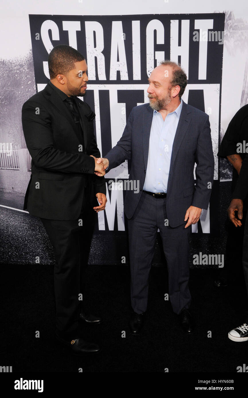 Acteurs O'Shea Jackson Jr. et Paul Giamatti assiste à la Straight Outta Compton première mondiale à Los Angeles. Vivre le 10 août, 2015 à Los Angeles, Californie Banque D'Images