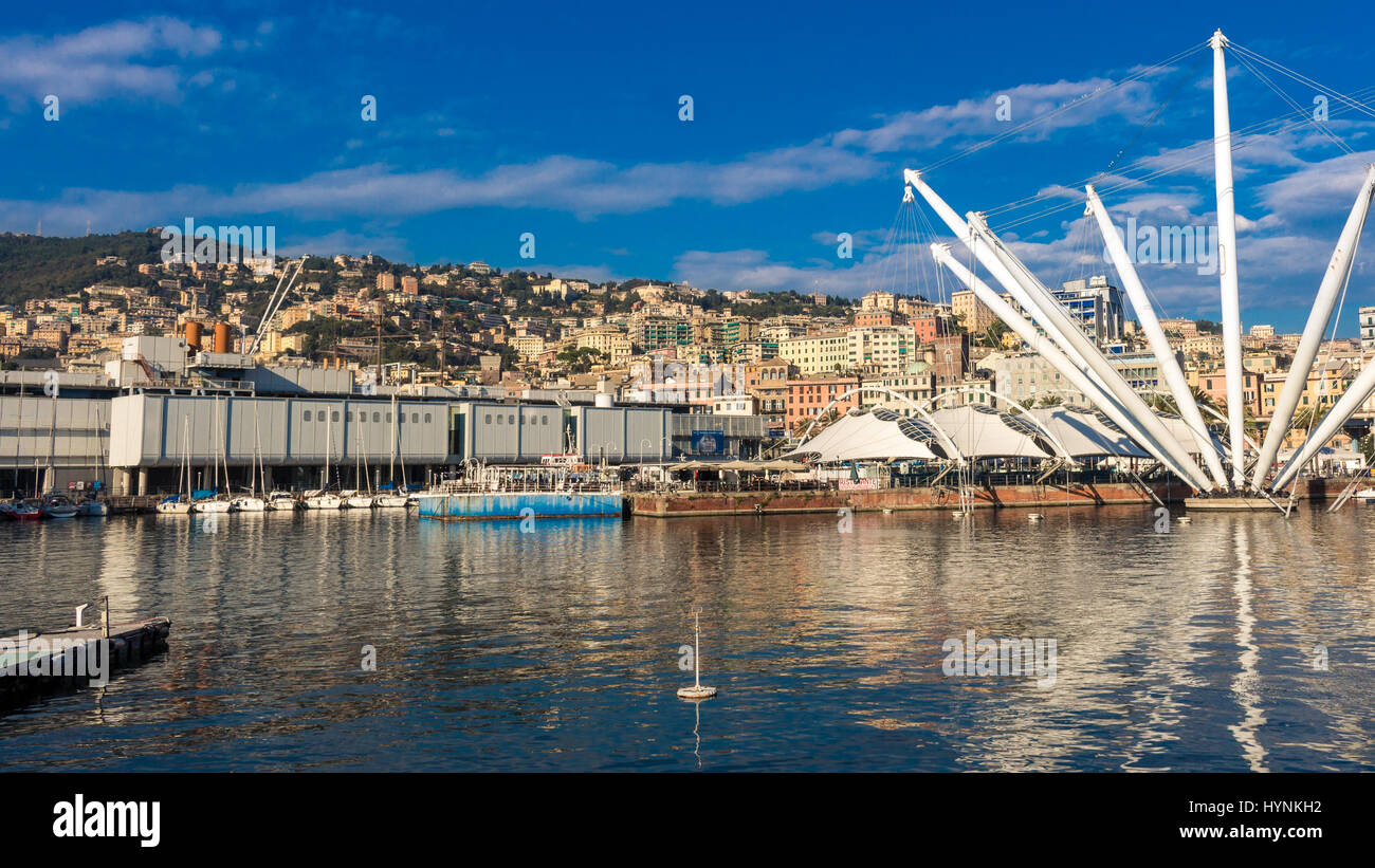 Le Bigo est un bâtiment de Renzo Piano 1992 commandé par la ville et inspiré d'une ancienne derrick pour le les navires desservant le vieux port de Gênes, Banque D'Images