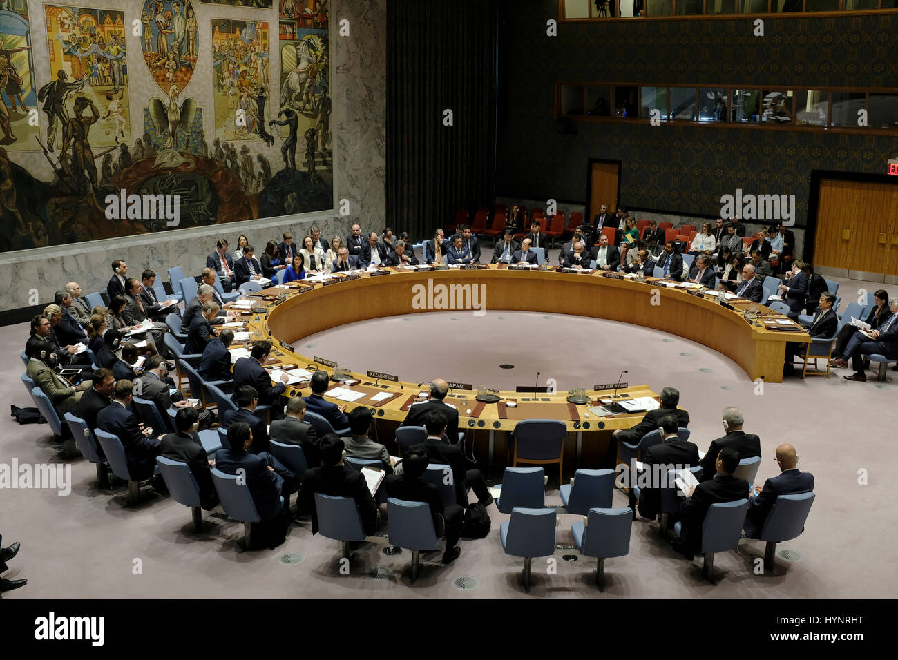 New York, USA. 5ème apr 2017. Organisation des Nations Unies. 5ème apr 2017. Photo prise le 5 avril 2017, indique le Conseil de sécurité des Nations Unies de tenir une réunion d'urgence sur des allégations d'attaque d'armes chimiques en Syrie, au siège des Nations Unies à New York. La Chine appuie l'Organisation pour l'interdiction des armes chimiques (OIAC) et les entités des Nations Unies dans la réalisation d'enquêtes, objectif et juste en utilisant des produits chimiques comme des armes en Syrie, a déclaré le représentant permanent de la Chine à l'ONU Liu Jieyi ici mercredi. Credit : Muzi Li/Xinhua/Alamy Live News Banque D'Images