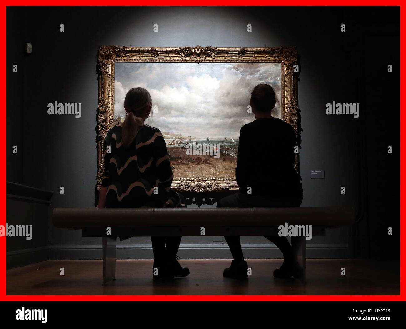 PABest Fiona Redford (droite) et Helen Grundy de Brighton Museum &AMP ; Galerie d'Art, voir la prochaine exposition de l'agent et de Brighton, qui s'ouvre le 8 avril et explore les œuvres de John Constable à Brighton. Banque D'Images