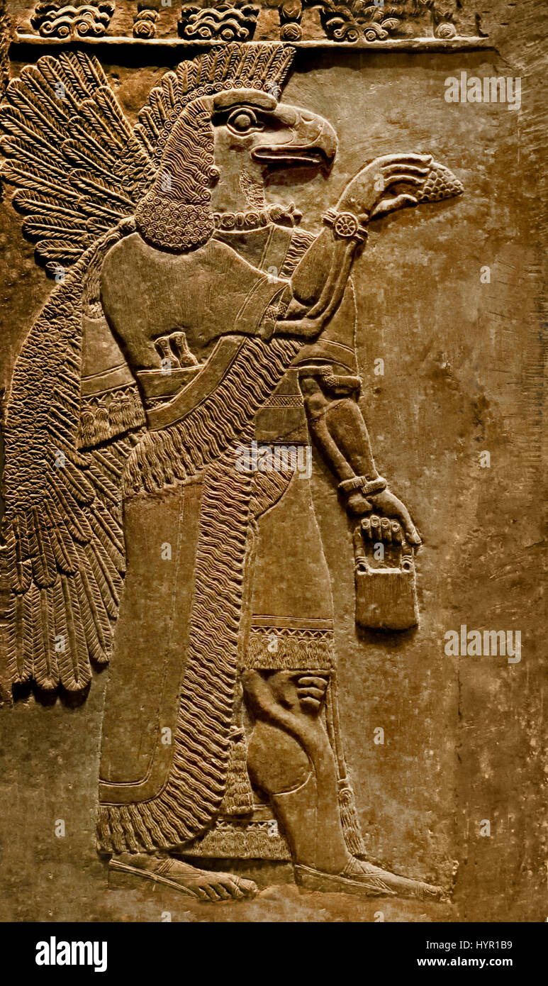 Eagle dirigé esprit protecteur du Temple de Ninurta ( et l'akkadien dieu sumérien de la loi, scribes, l'agriculture et de la chasse. Il était adoré en Babylonie et l'Assyrie et de Lagash.) Palais Royal d'Assurnazirpal II Nimrud 883-859 av. J.-C. en Mésopotamie Iraq Kalhu Assyrie Banque D'Images