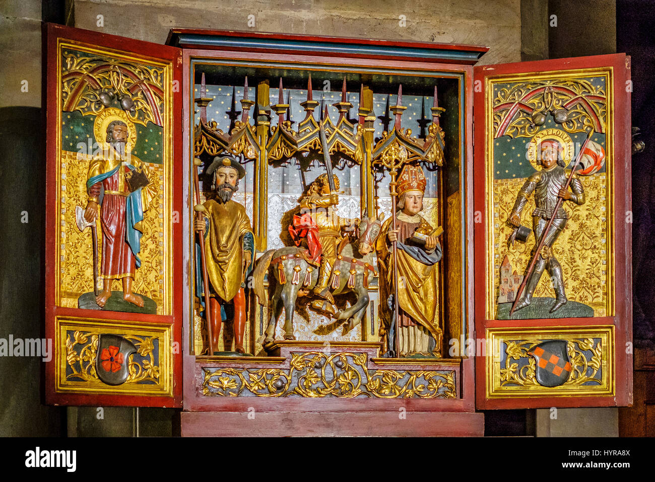 Retable en bois polychrome de St Maurice 16e siècle, la cathédrale gothique Notre-Dame, Strasbourg, Alsace, France, Europe, Banque D'Images