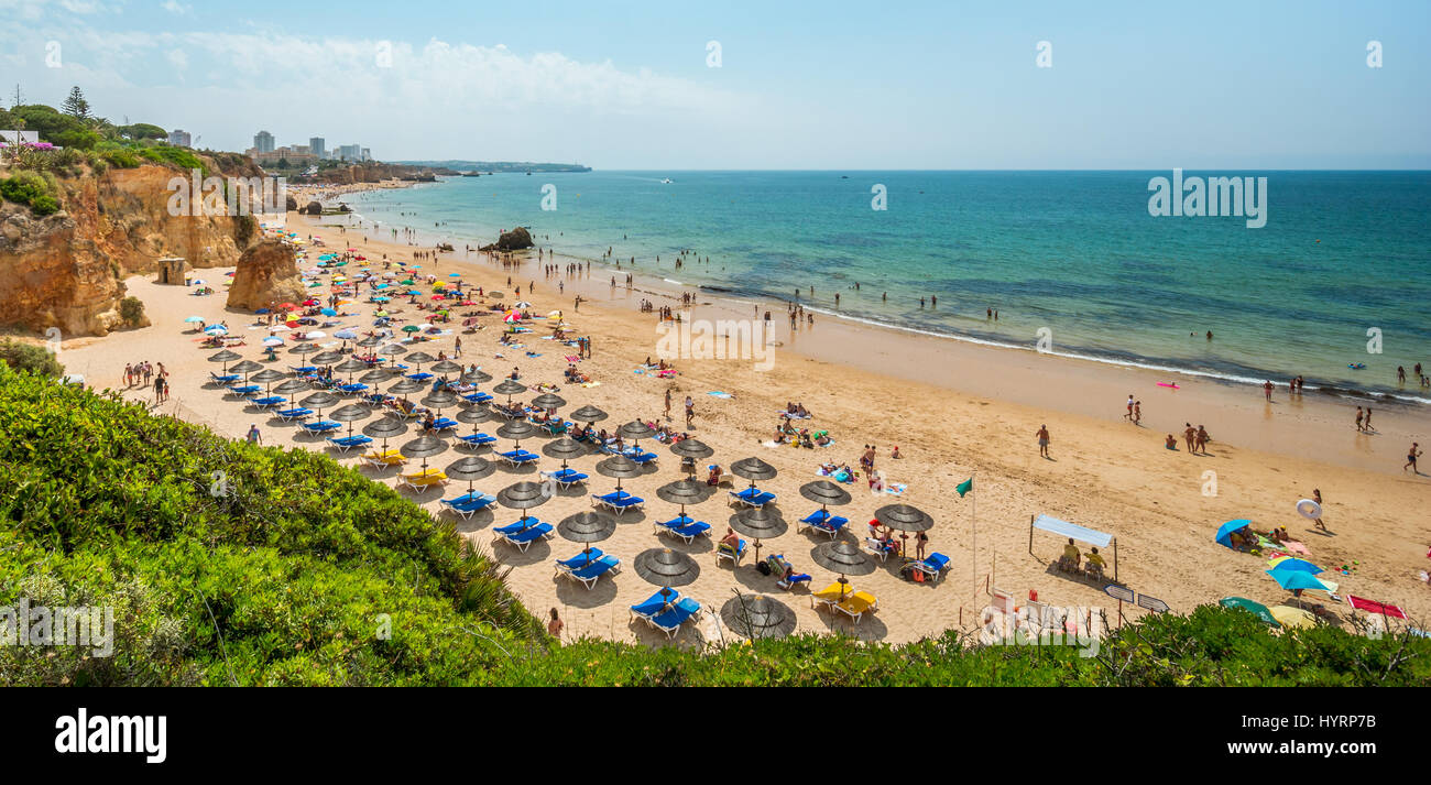 Or près de falaises pittoresques, Alvor Portimao, Algarve Banque D'Images