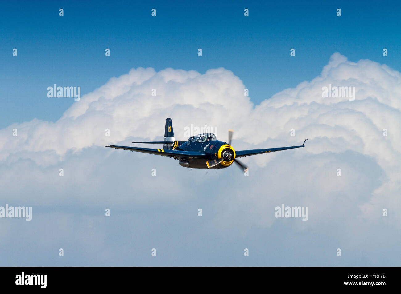 Grumman TBM-3R Avenger battant le 13 juillet 2013 à Cambridge, Cambridgeshire, UK Banque D'Images