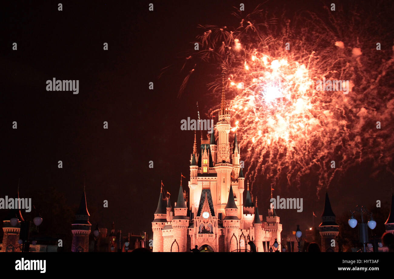 D'artifice à Walt Disneys Magic Kingdom Banque D'Images