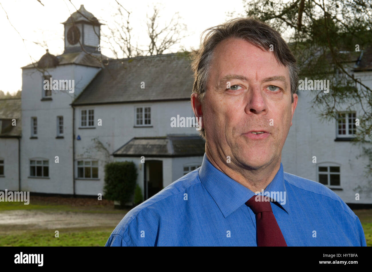 Le comte de cardigan à son domicile dans le lodge (blanc peint) et en face de la maison familiale de tottenham siège également le bloc stable Banque D'Images