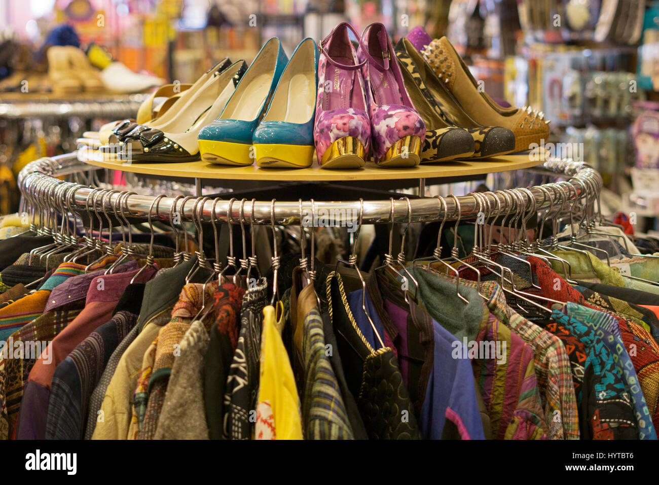 Réminiscence vêtements vintage et knickknack store sur la Cinquième Avenue à Greenwich Village, New York City Banque D'Images