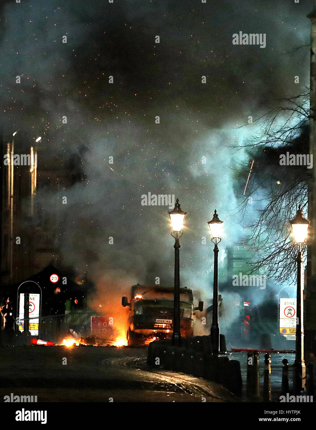 Le Royal Mile à Édimbourg pendant le tournage de la superproduction hollywoodienne The Avengers : l'infini la guerre. Banque D'Images