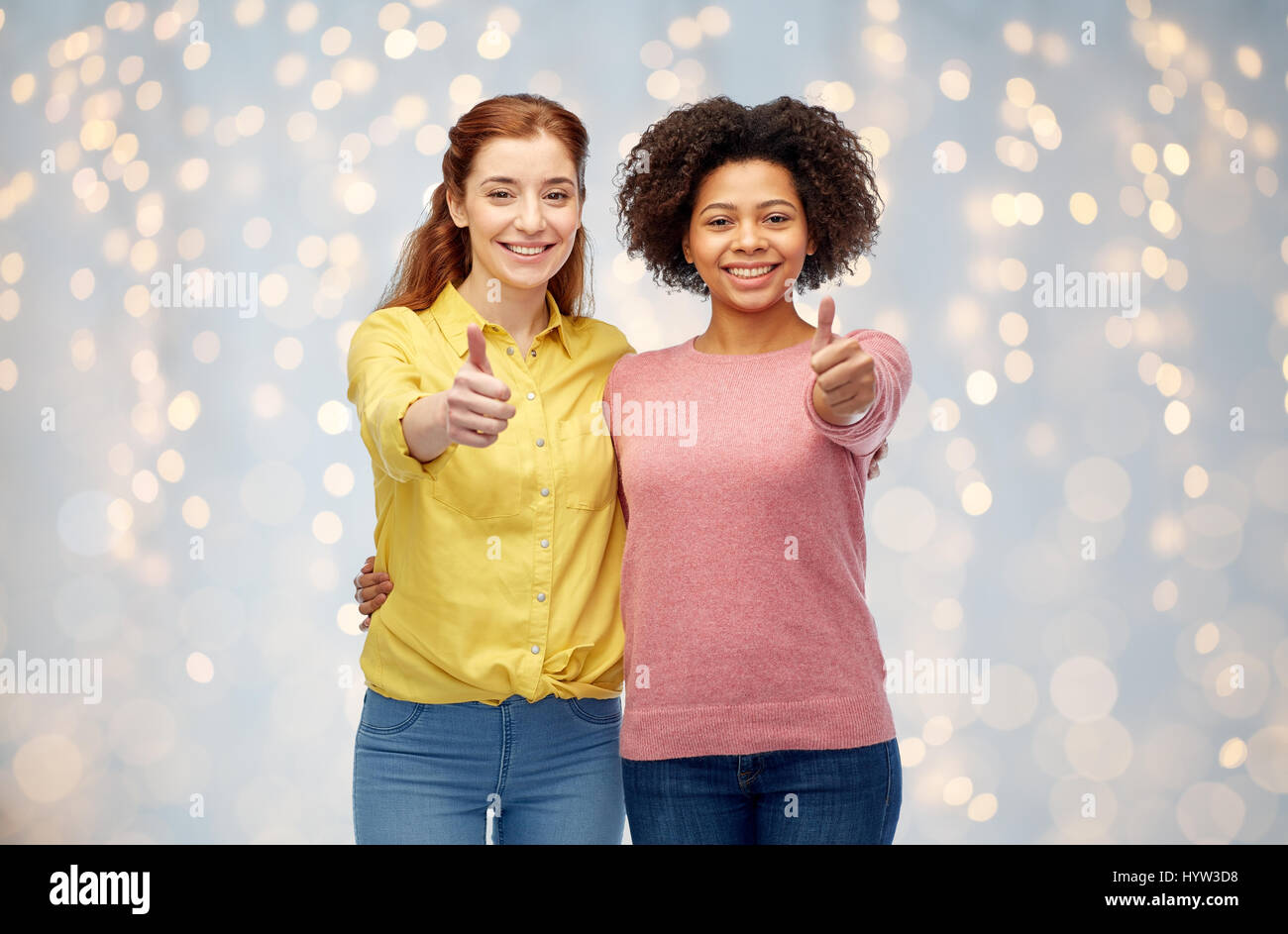 Happy smiling women showing Thumbs up Banque D'Images