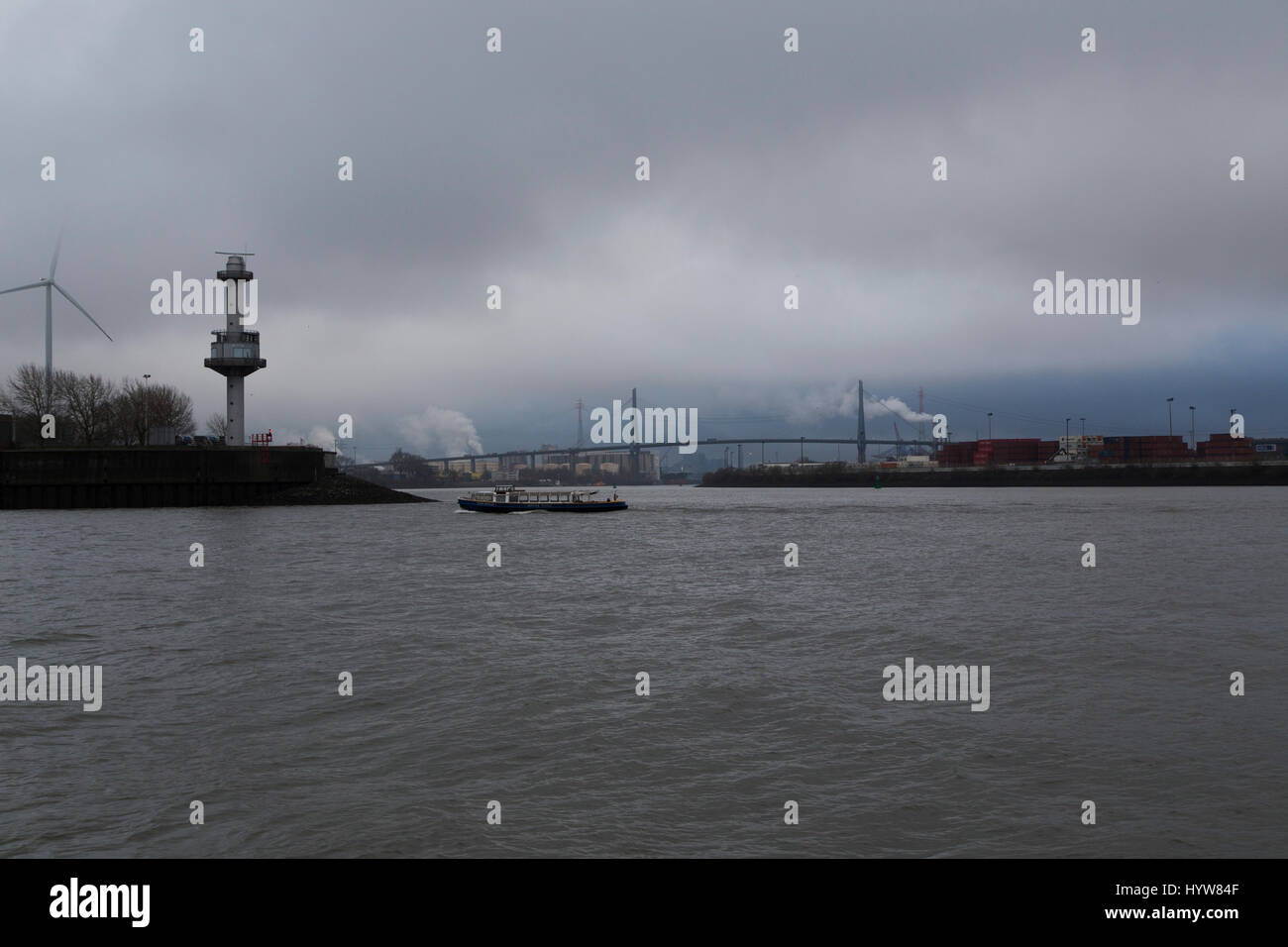 Le front de mer du port de Hambourg, Allemagne. Le port de Hambourg est le troisième plus grand en Europe. Banque D'Images