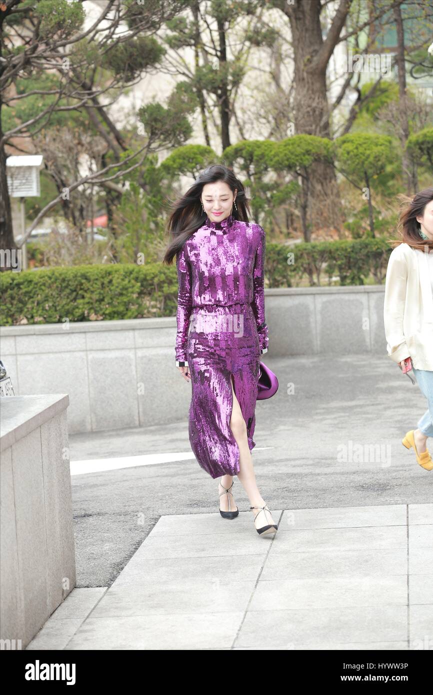 Séoul, Corée. 06 avr, 2017. Sulli et Ji-woo Choi a montré jusqu'à la présentation d'une marque à Séoul, Corée, le 06 avril, 2017.(La Chine et la Corée à l'homme) Credit : TopPhoto/Alamy Live News Banque D'Images