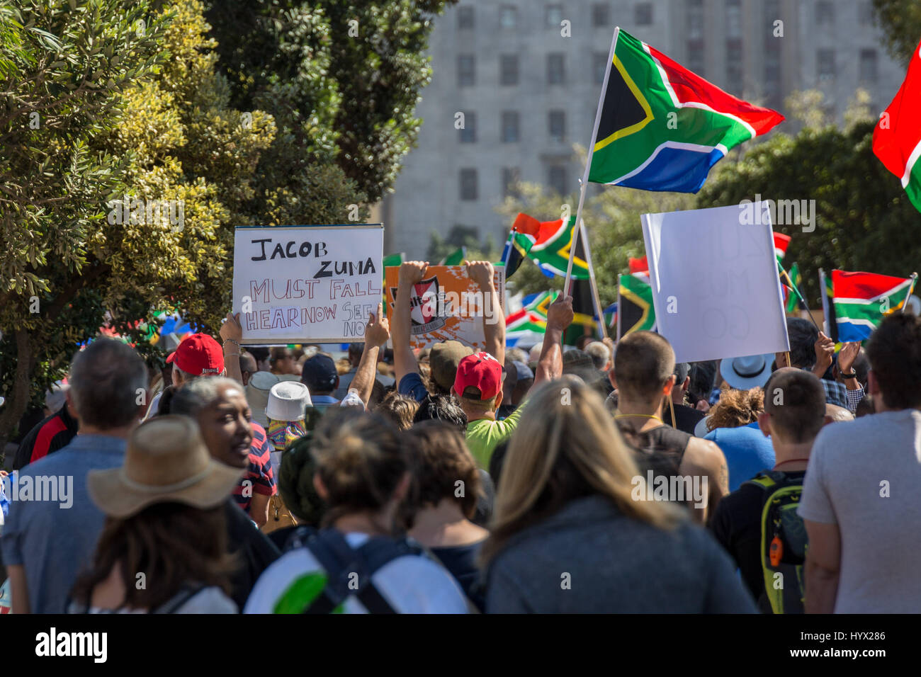 Cape Town, Afrique du Sud, 7 avril 2017, manifestation publique mars au Parlement pour le Président Zuma à l'étape vers le bas, le Crédit : Mo Bassa/Alamy Live News Banque D'Images