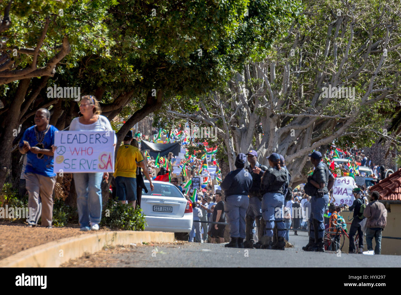 Cape Town, Afrique du Sud, 7 avril 2017, manifestation publique mars au Parlement pour le Président Zuma à l'étape vers le bas, le Crédit : Mo Bassa/Alamy Live News Banque D'Images