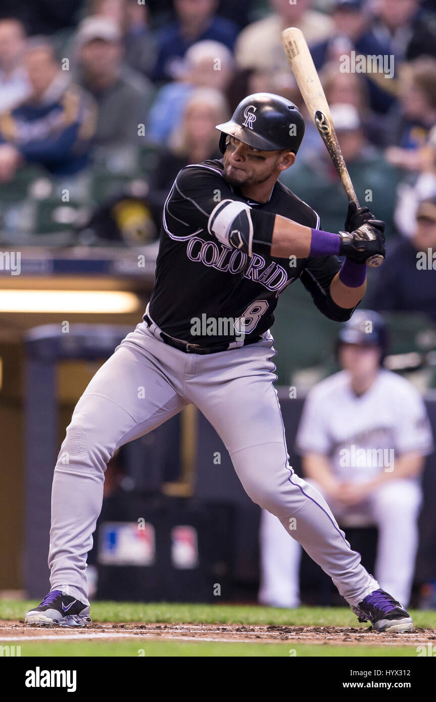 06 avril 2017, le voltigeur des Rockies du Colorado : Gerardo Parra # 8 en action à la plaque pendant le match de la Ligue Majeure de Baseball entre les Milwaukee Brewers et les Rockies du Colorado au Miller Park de Milwaukee, WI. Rockies défait les Brewers 2-1. John Fisher/CSM Banque D'Images