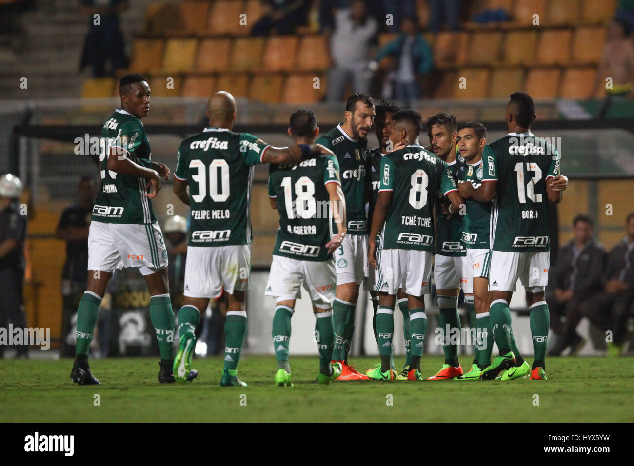 SÃO PAULO, SP - 07.04.2017 : PALMEIRAS X NOVORIZONTINO - Célébration Willian&# 39;s, l'objectif premier des palmiers pendant le match entre Palmeiras Novorizontino tenue au stade de Pacaembu à Sao Paulo (SP), pour la deuxième et match décisif de la finale du championnat en 2017. (Photo : Ricardo Moreira/Fotoarena) Banque D'Images