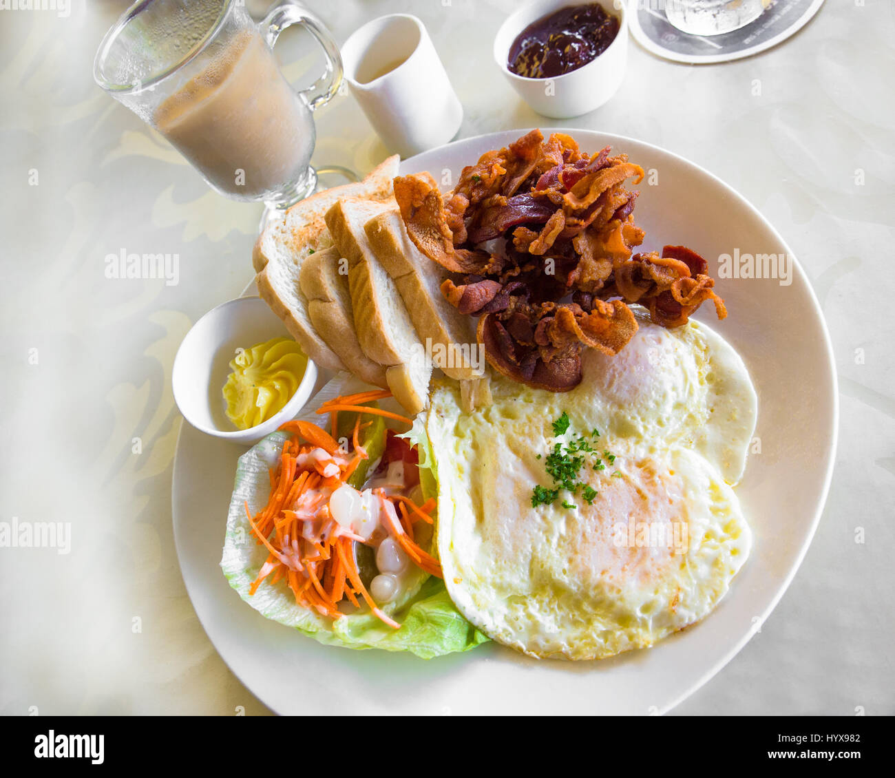 Bacon et œuf frit petit-déjeuner dans l'établissement Banque D'Images