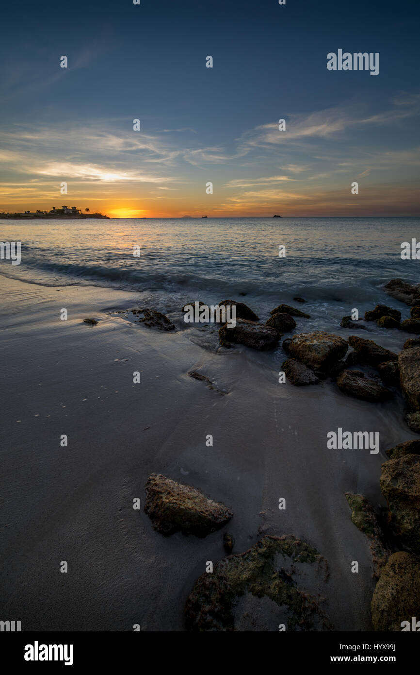 Cette image a été prise à Dickenson Bay sur l'île d'Antigua. La baie est sur la rive nord-ouest de l'île, et c'est un des plus populaires être Banque D'Images