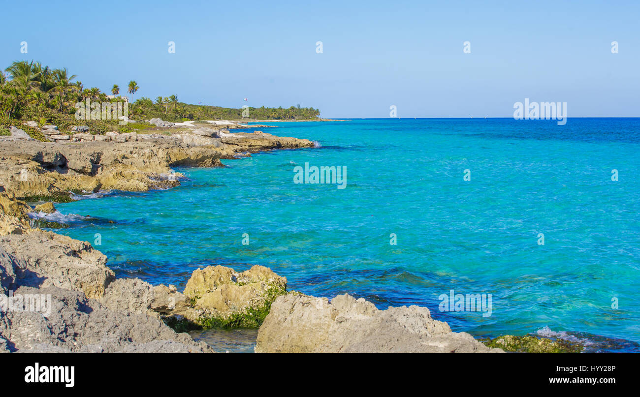 Plage tropicale en mer des caraïbes, Cancun, Mexique Banque D'Images