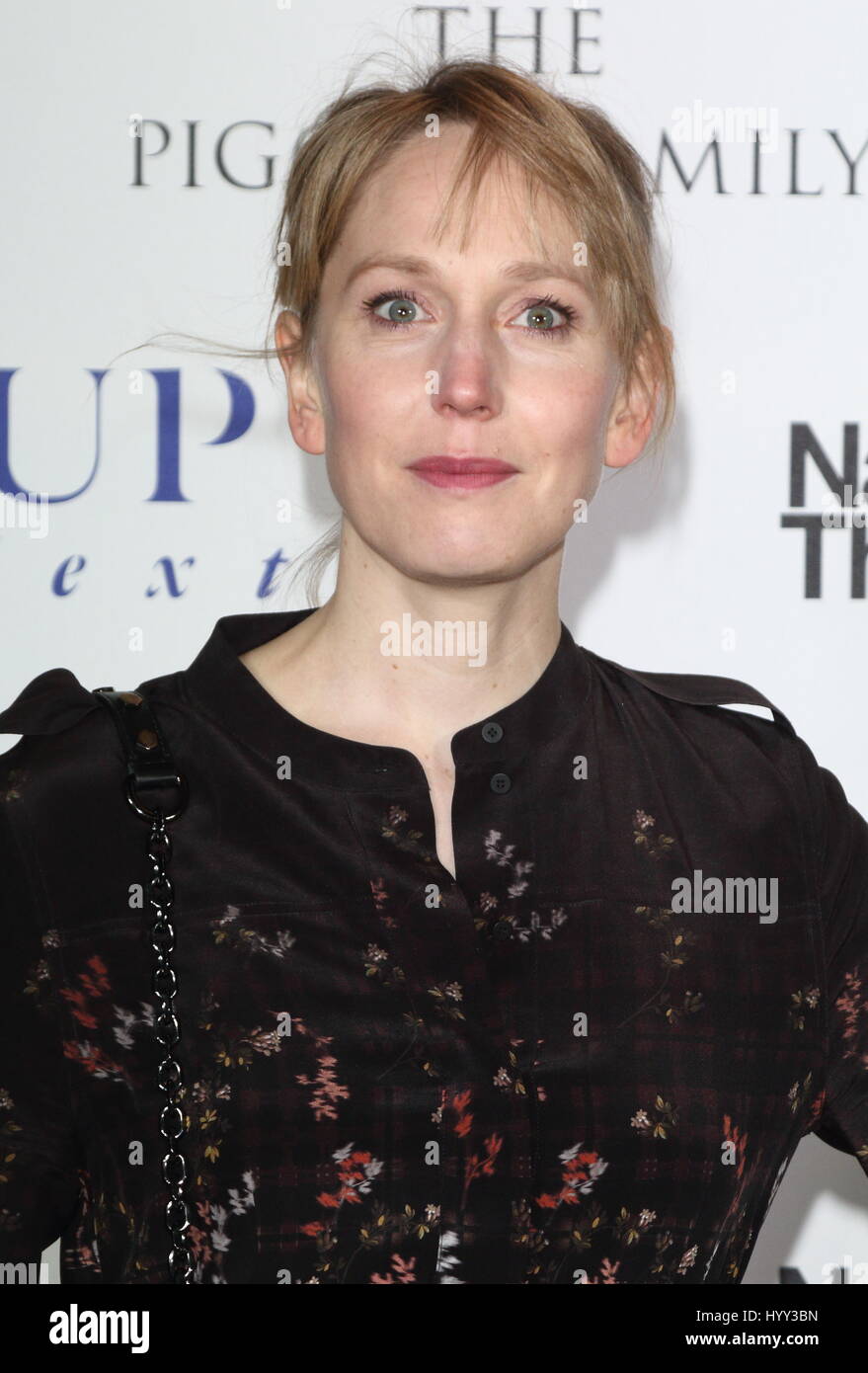 Les arrivées de célébrité pour le dîner annuel du Théâtre National, mettre en valeur et de vente aux enchères pour lever des fonds pour le ministère de l'apprentissage du Théâtre National comprend : Hattie Morahan Où : London, Royaume-Uni Quand : 07 Mars 2017 Banque D'Images