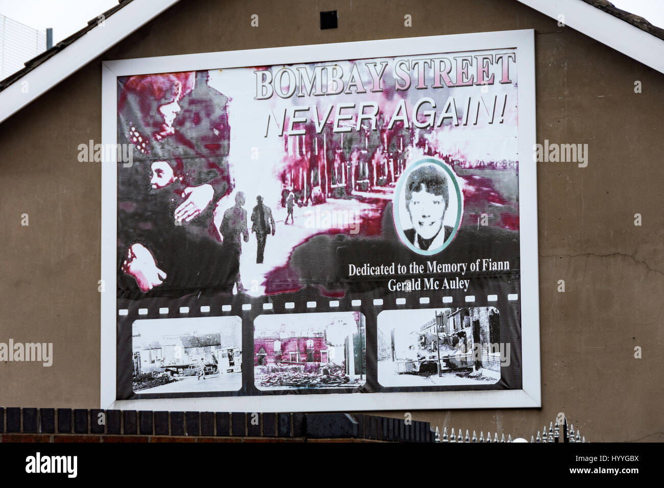 Peinture murale sur le côté d'une maison sur Bombay Street, à côté de la Falls Road, Belfast, County Antrim, Northern Ireland, UK Banque D'Images