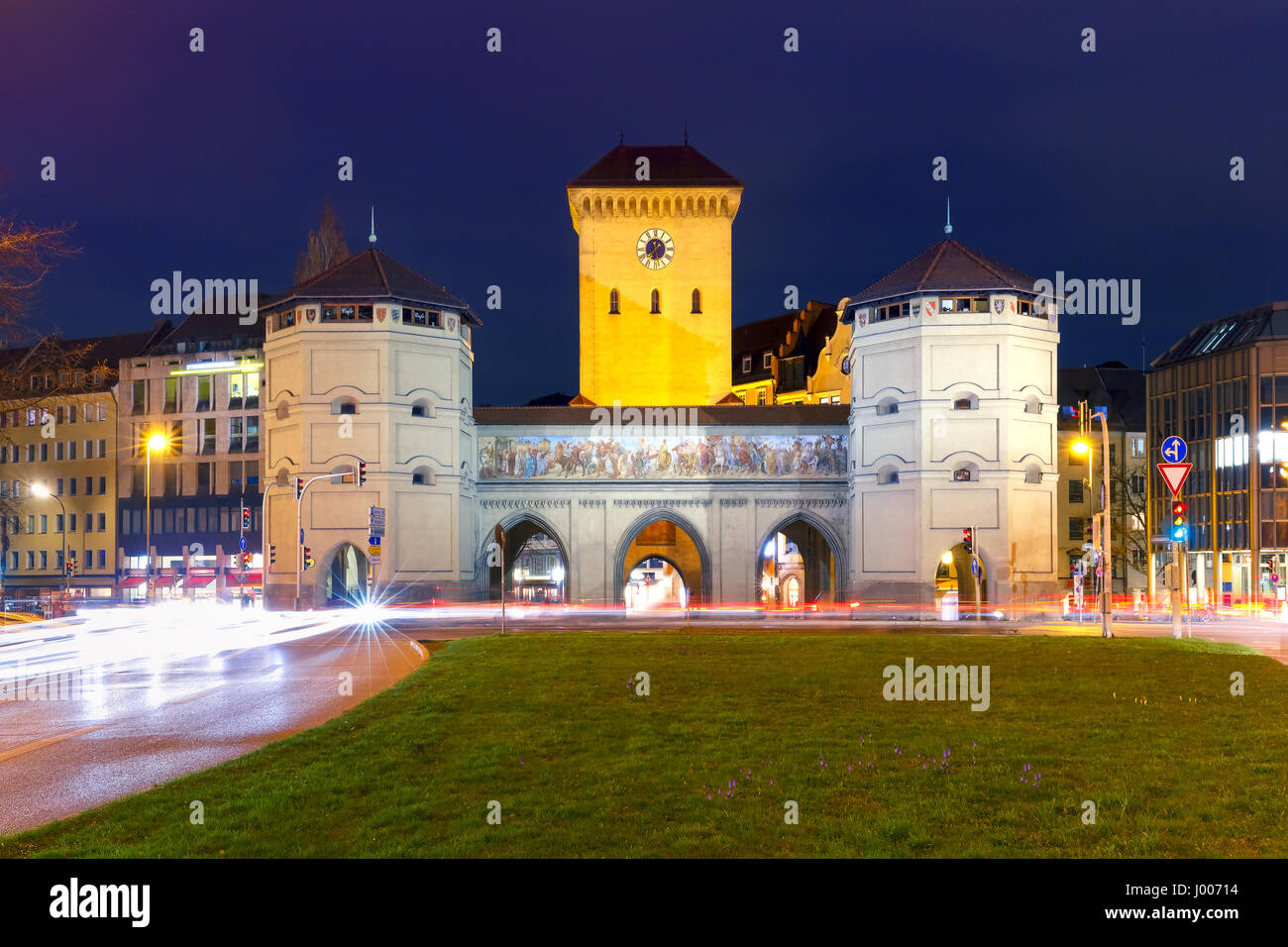 L'Isartor gate at night, Munich, Allemagne Banque D'Images