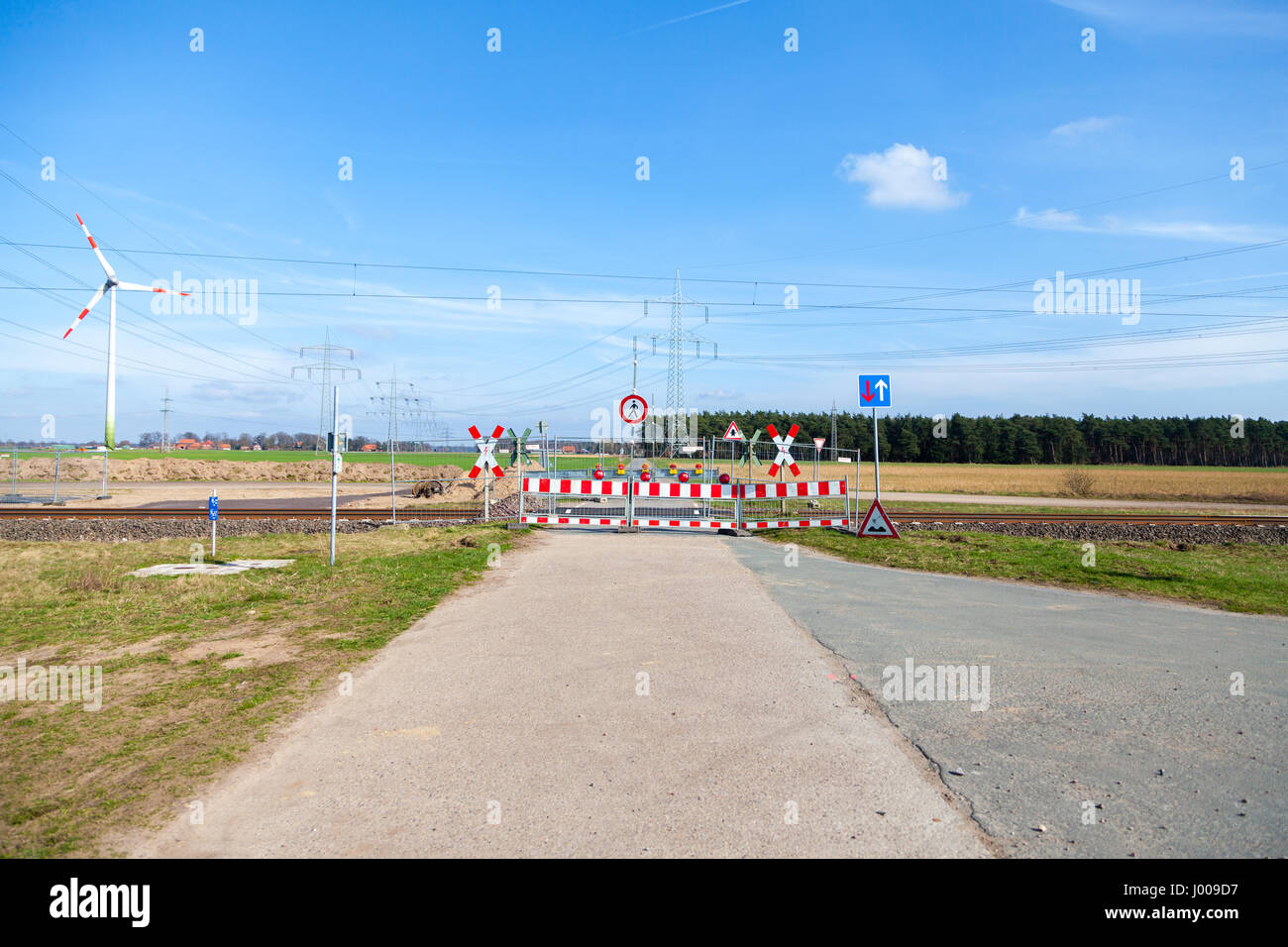 Interdiction allemande des plaques de rue sur une route Banque D'Images