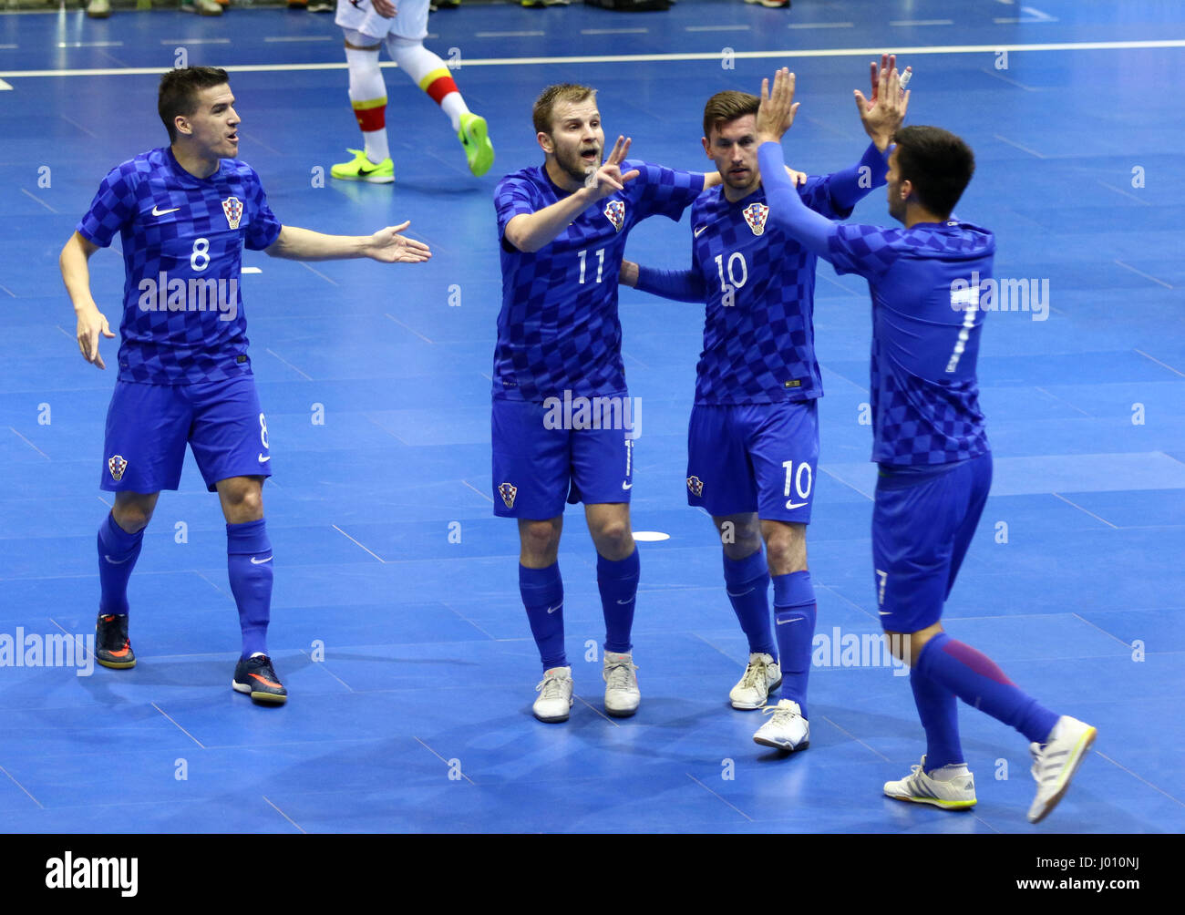 Kiev, Ukraine. 8h Avril 2017. Les joueurs croates célébrer après avoir marqué un but lors de futsal de l'UEFA Euro 2018 match de qualification contre le Monténégro à des sports Palats à Kiev, Ukraine. Crédit : Oleksandr Prykhodko/Alamy Live News Banque D'Images