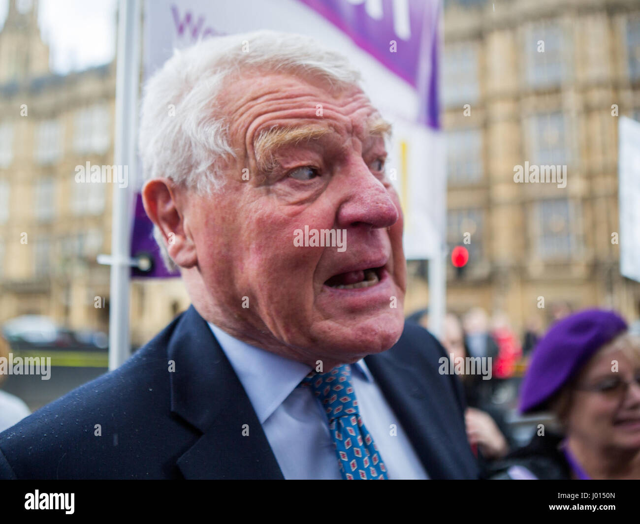 Des femmes de tous les coins du Royaume-uni tenir protester en face du parlement de l'État lutte contre les modifications au régime de pension. Comprend : Le Très Honorable Lord Ashdown l Où : London, Royaume-Uni Quand : 08 Mars 2017 Banque D'Images