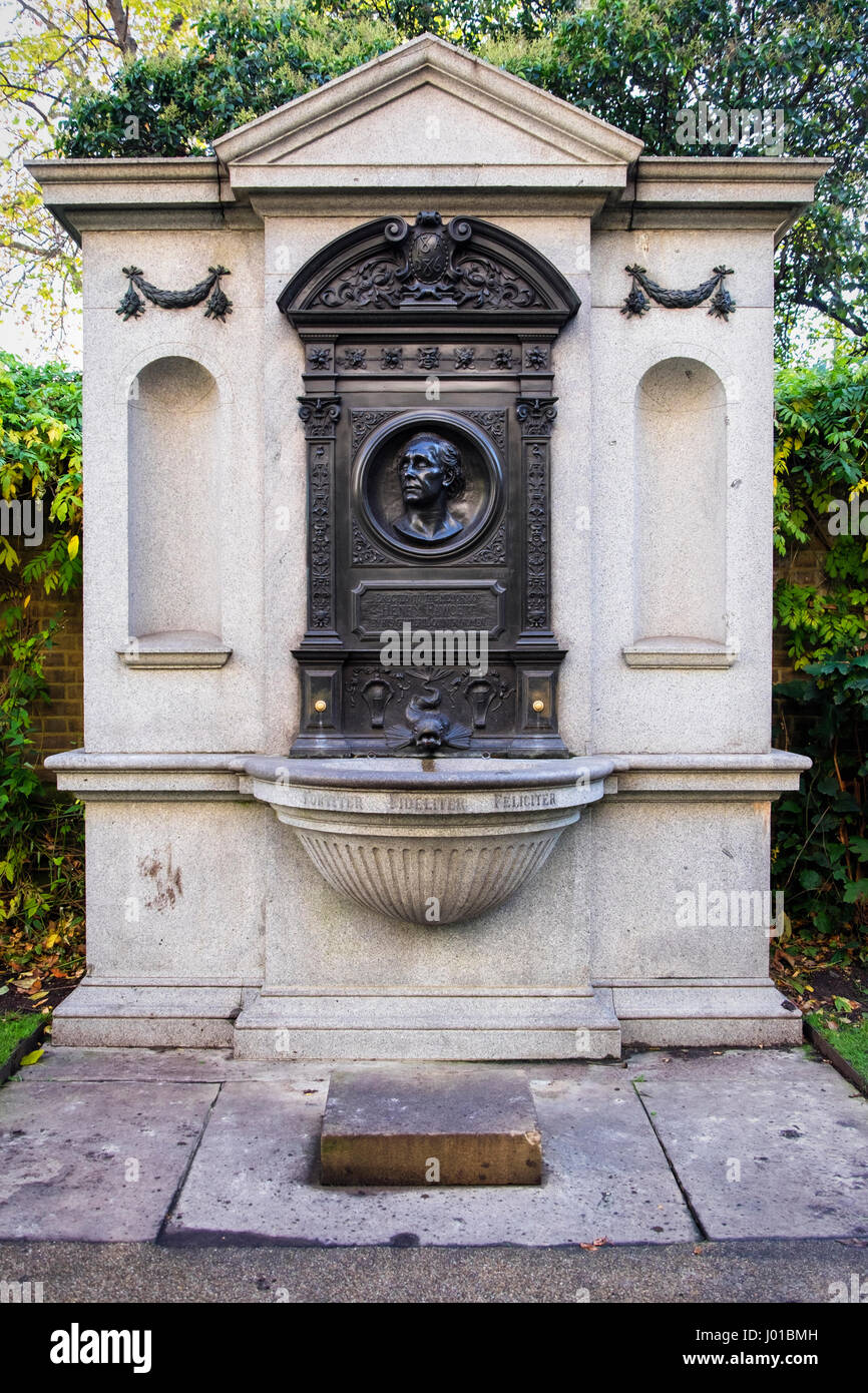 L'Henry Fawcett Memorial est un mémorial fontaine à la Victoria Embankment Gardens, Londres, Royaume-Uni. Banque D'Images