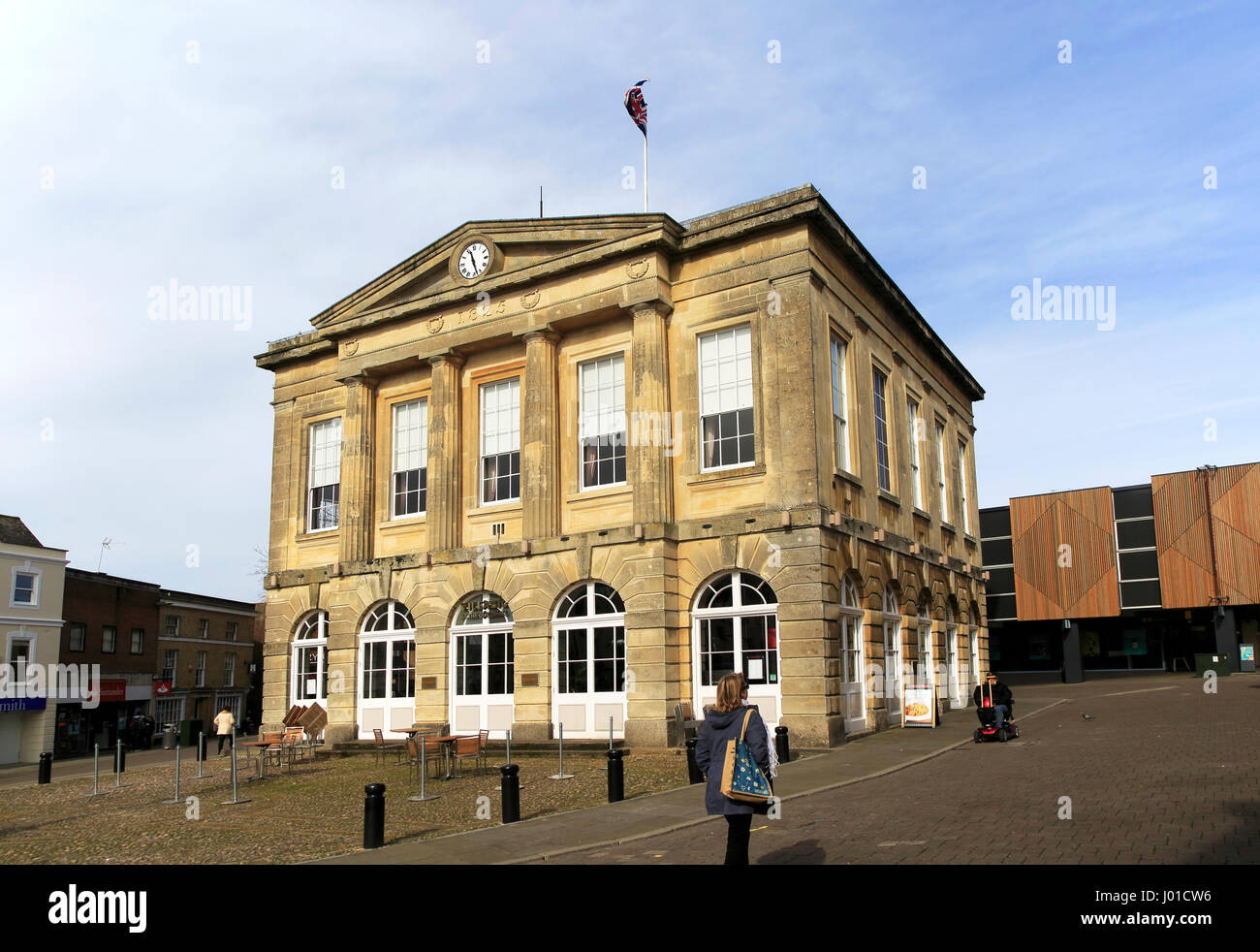 L'architecture géorgienne de Guildhall, Andover, Hampshire, England, UK construit 1825 Banque D'Images