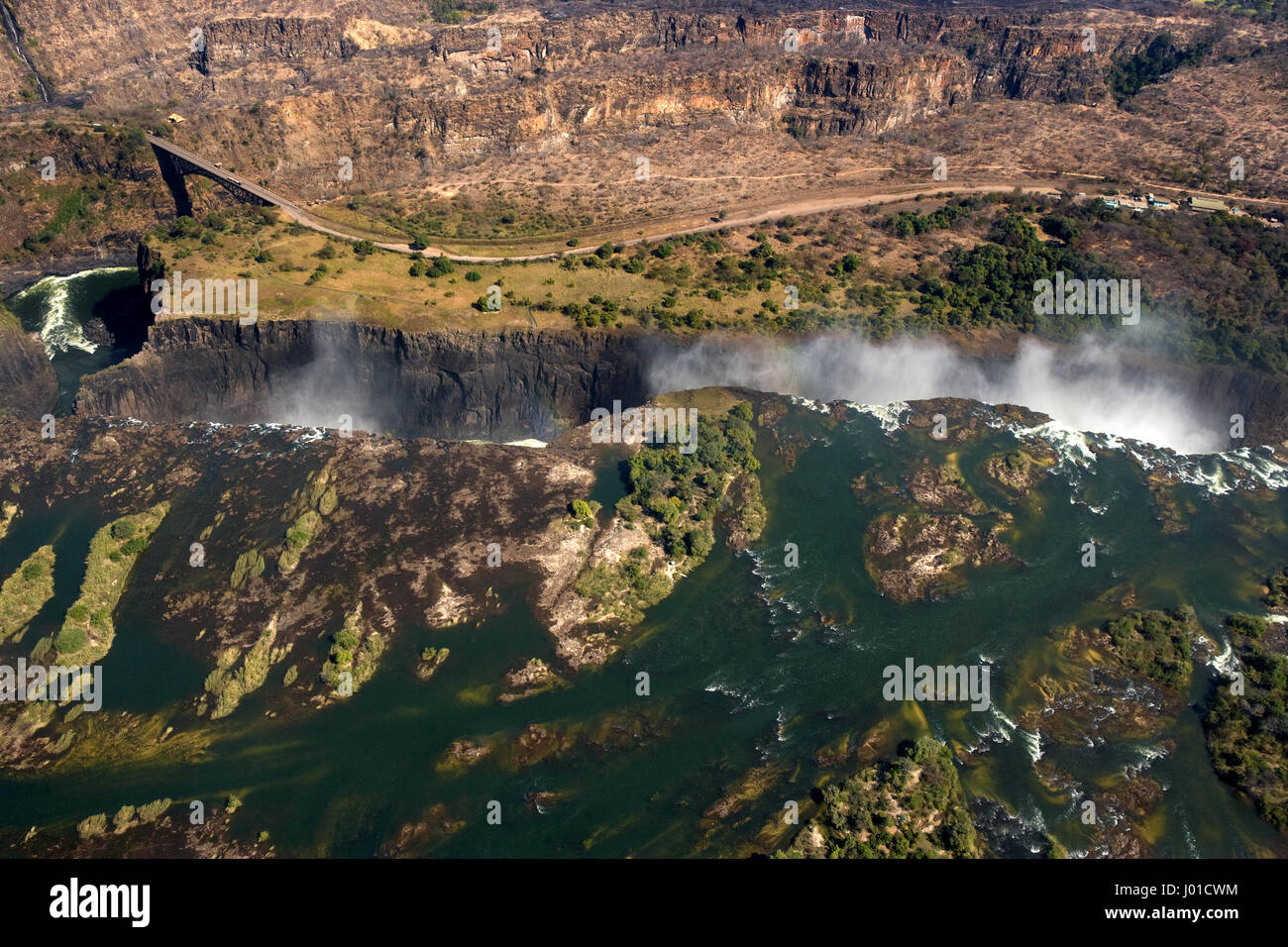 Les chutes de Victoria est le plus grand rideau d'eau dans le monde. Les chutes et la région environnante est le Mosi-oa-Tunya National Parks. Banque D'Images