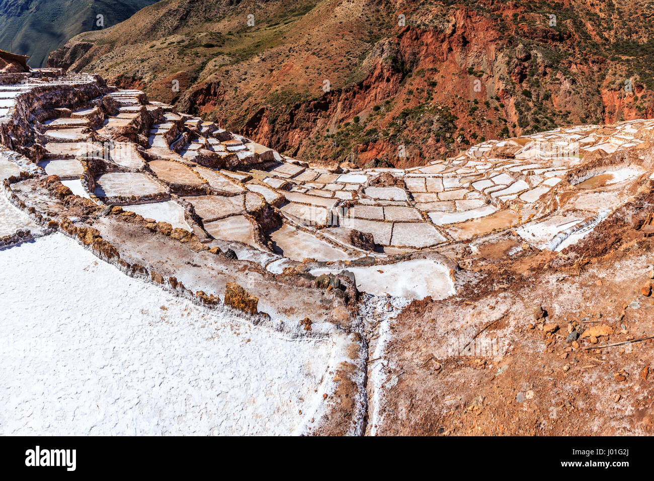 Mines de sel de terrasses et bassins, Salineras de Maras. Pérou Banque D'Images