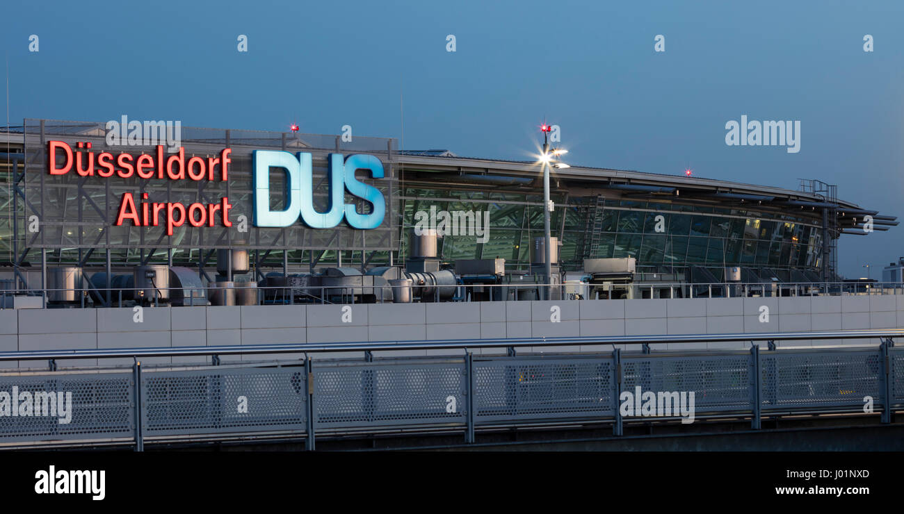 L'aéroport de Düsseldorf DUS, l'aéroport de Düsseldorf, Düsseldorf, Rhénanie du Nord-Westphalie, Allemagne Banque D'Images
