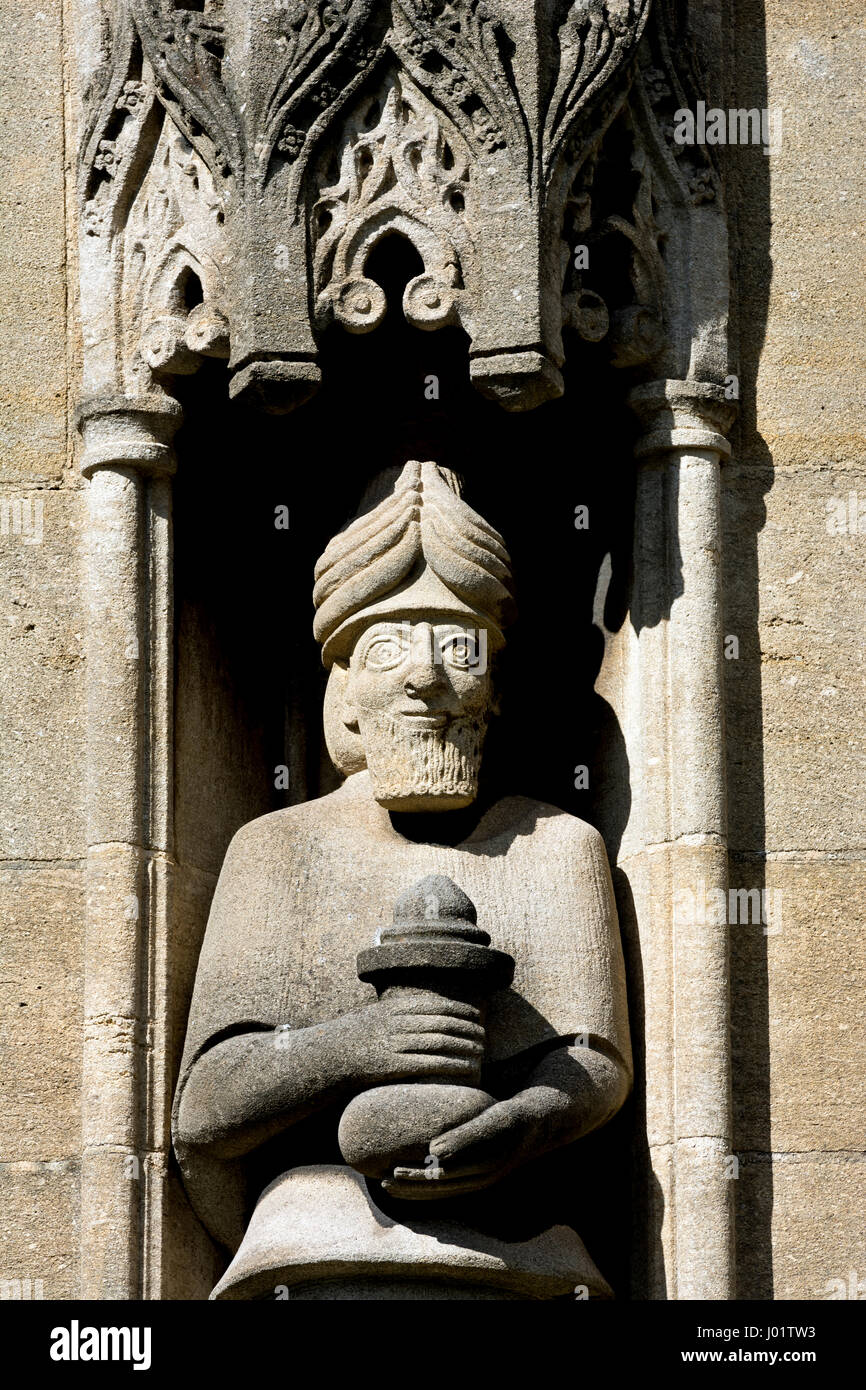 Statue sur la chapelle des Trois Rois de Cologne, John Foster Hospices, Bristol, Royaume-Uni Banque D'Images