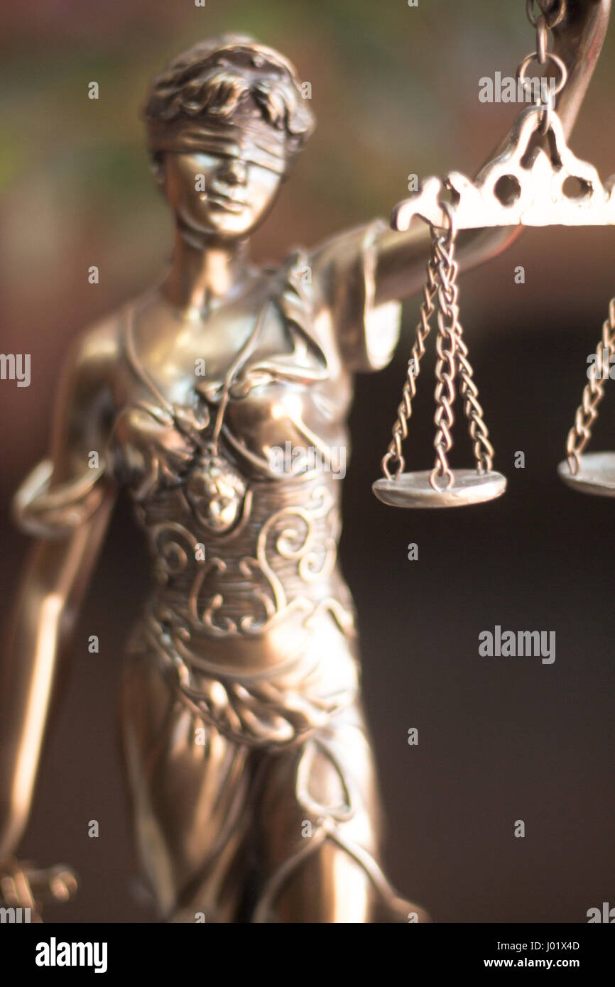 Law Offices d'avocats statue juridique aveugle grecque déesse Thémis statuette en métal couleur